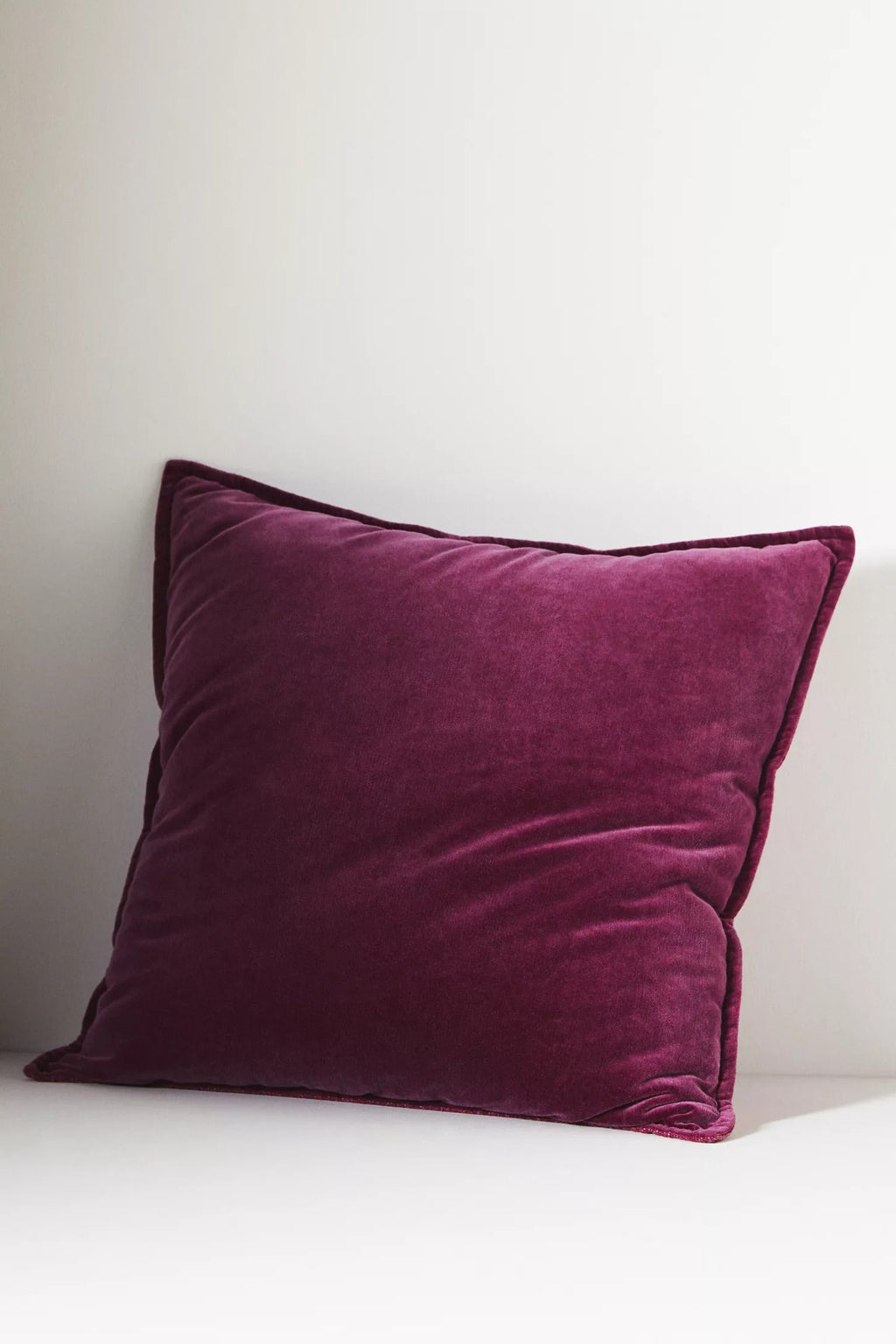 Velvet Trova Pillow - Magenta