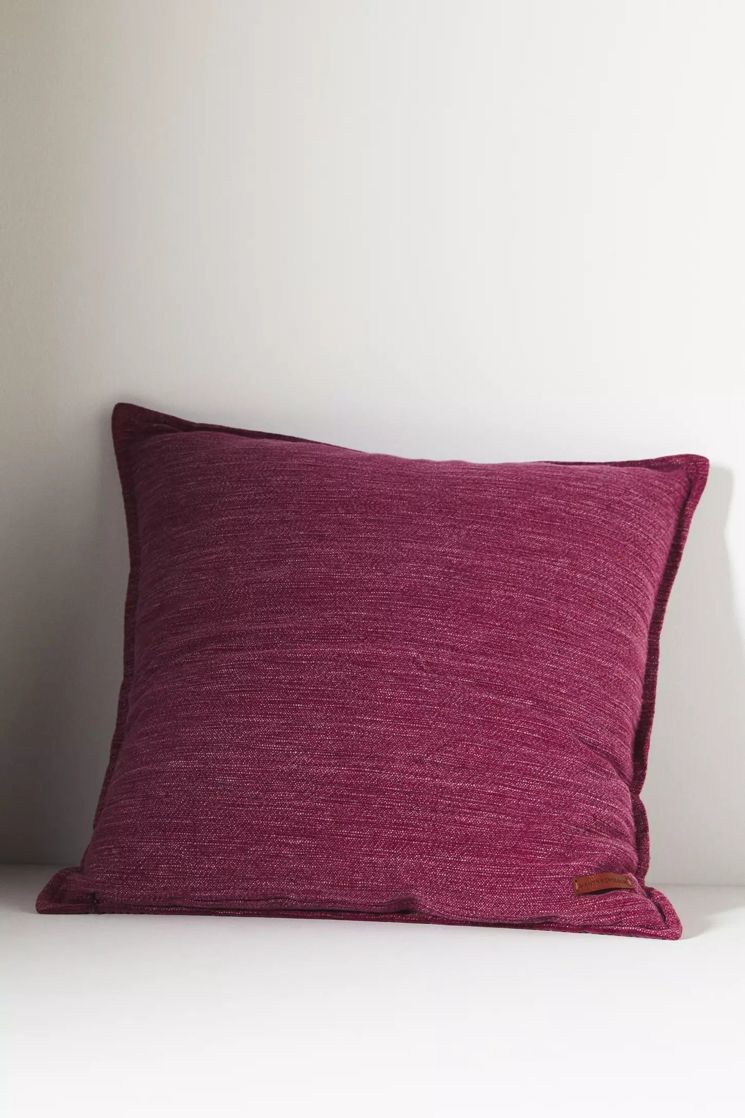 Velvet Trova Pillow - Magenta