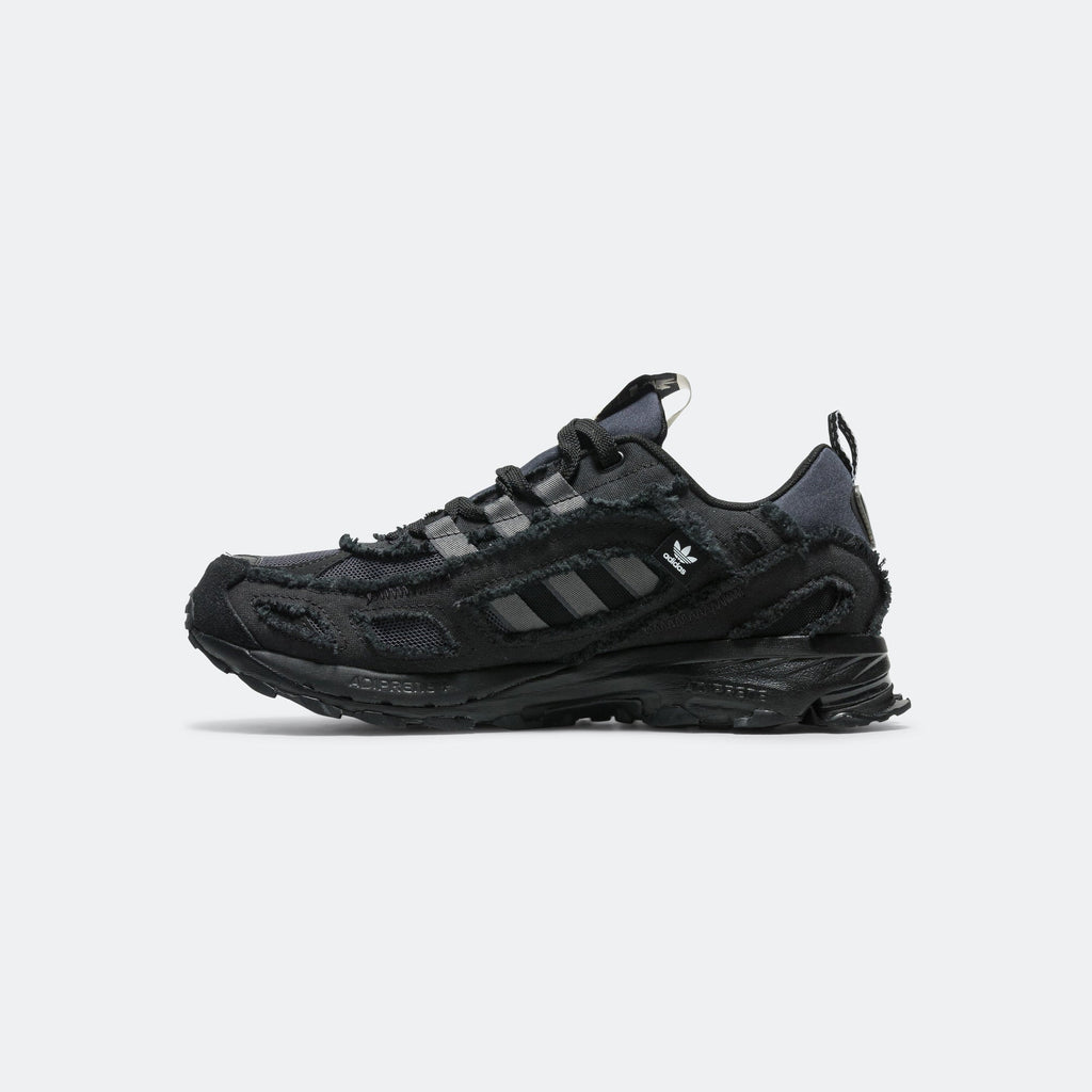 Shadowturf x SFTM - Core Black/Neutral Grey-Carbon