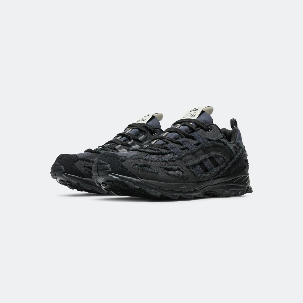 Shadowturf x SFTM - Core Black/Neutral Grey-Carbon
