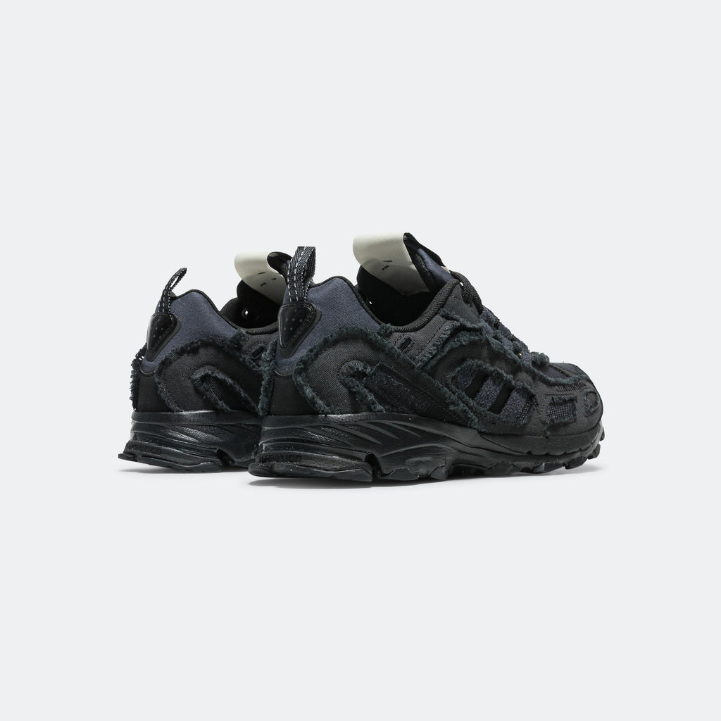 Shadowturf x SFTM - Core Black/Neutral Grey-Carbon