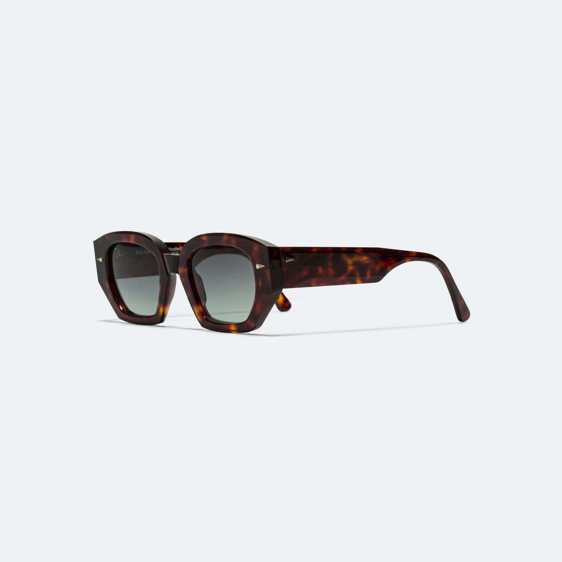Constantine Sun 47 - Light Turtle/Green Gradient