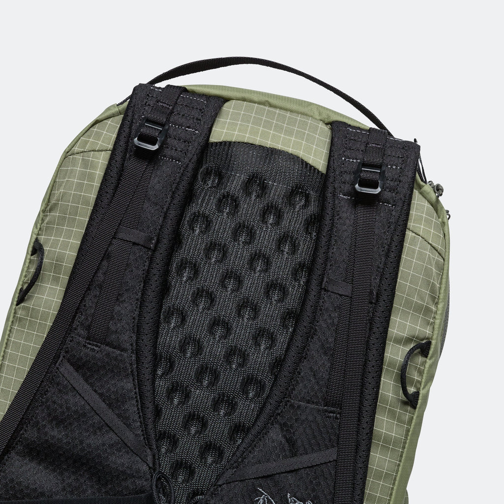 Aerios 18 Backpack - Chloris/Forage