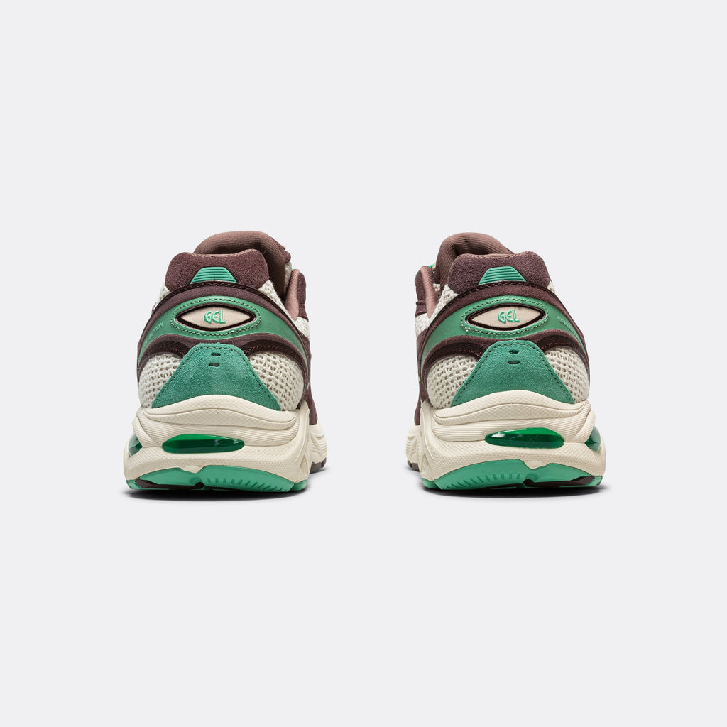 GT-2160 × EARLS 'Ngāwari' – White/Brown