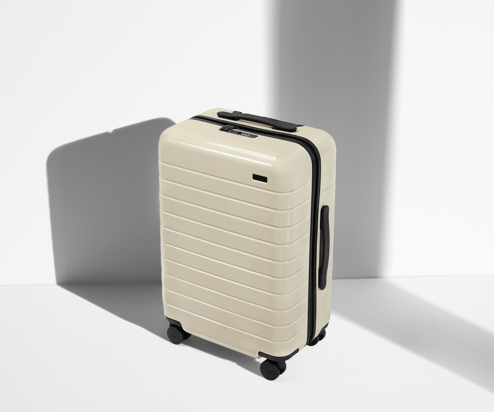 The Bigger Carry-On - Cream