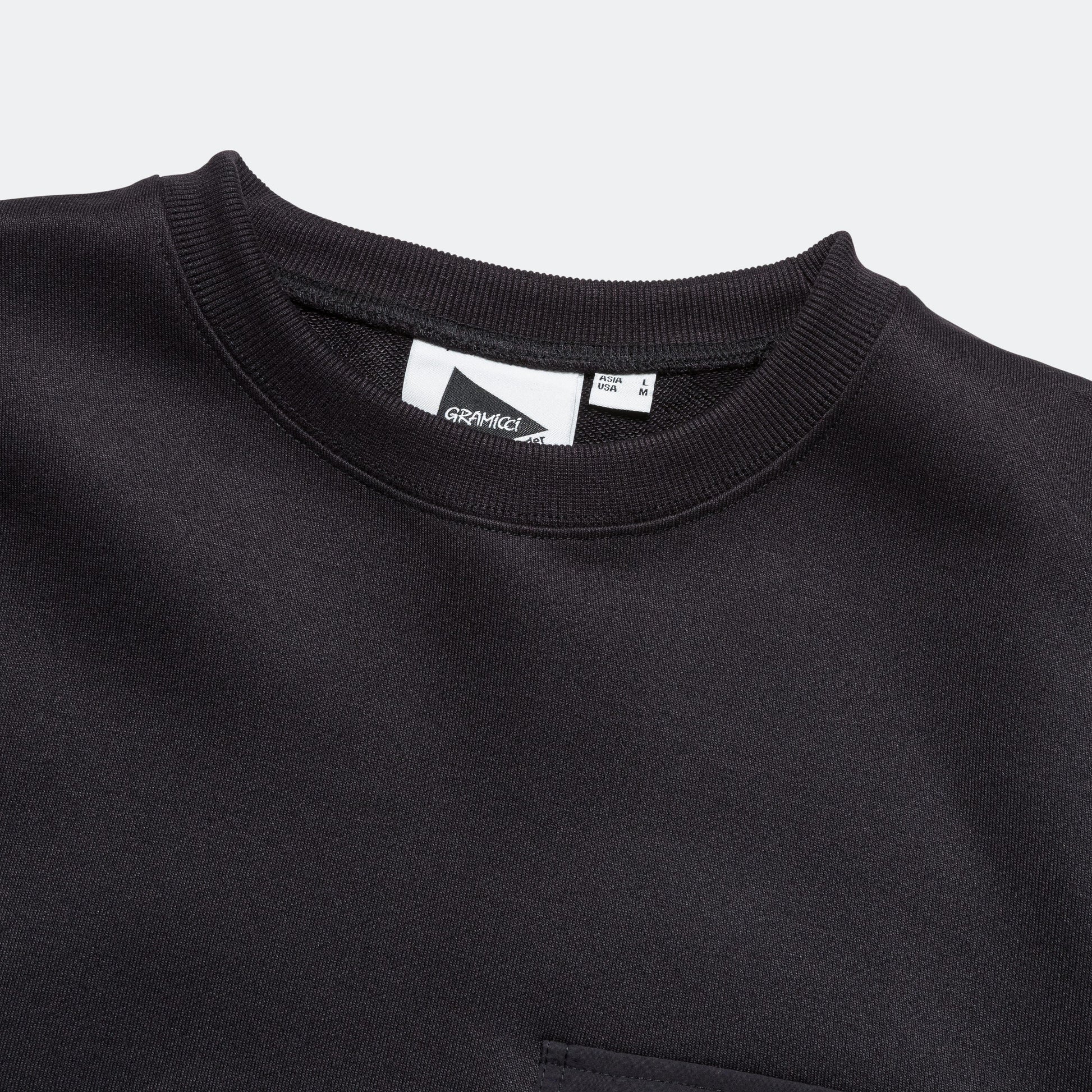 Pocket Sweatshirt × and wander - Black