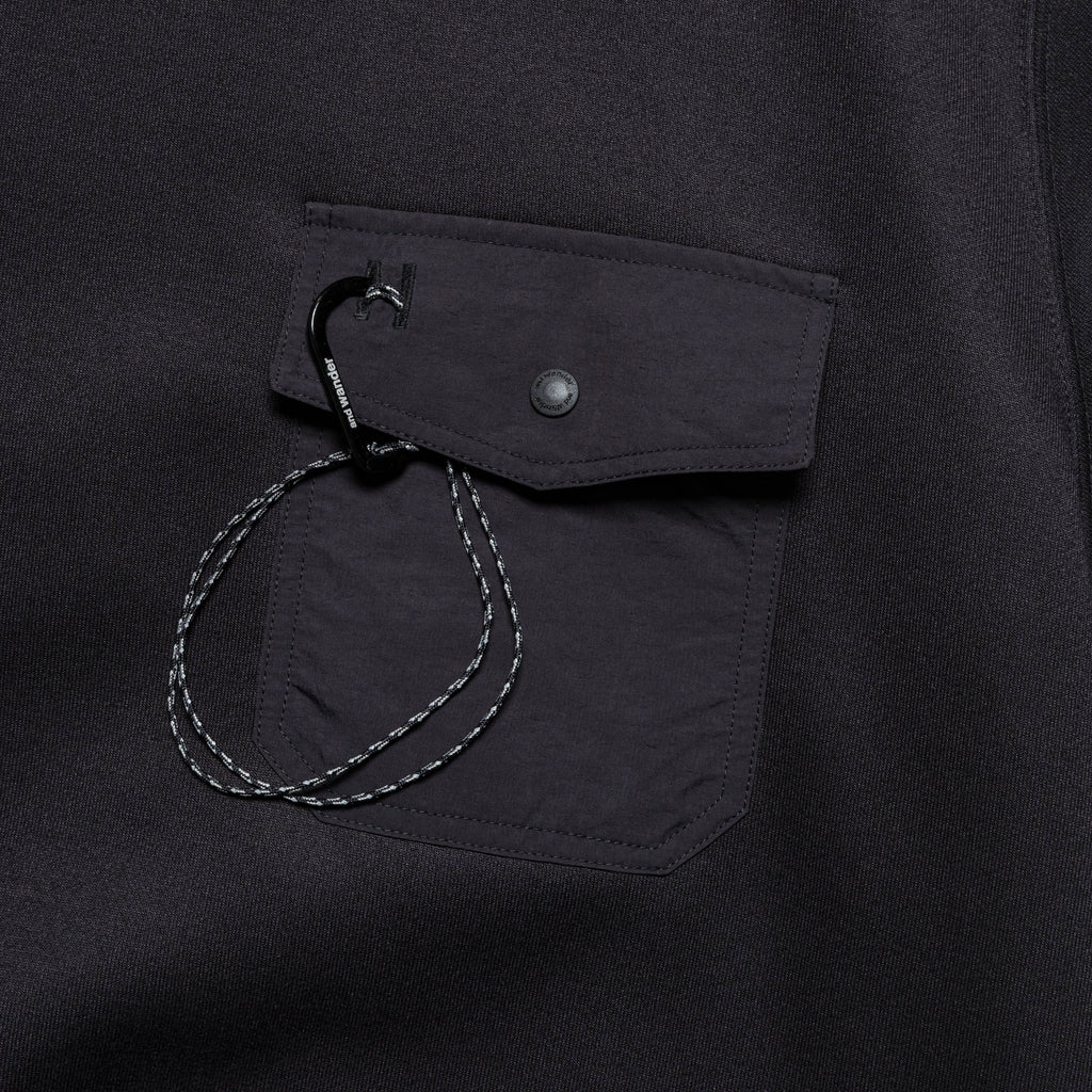 Pocket Sweatshirt × and wander - Black