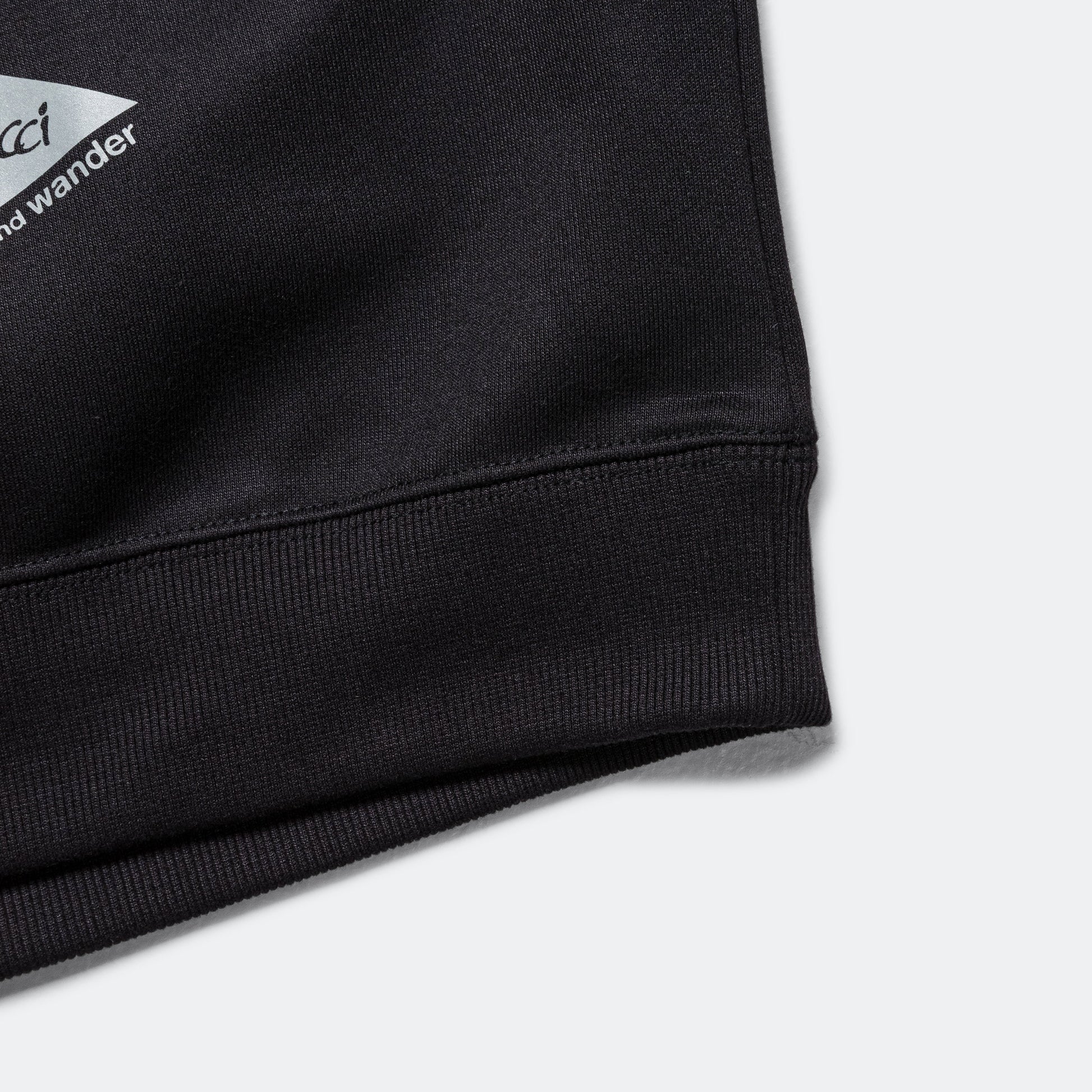 Pocket Sweatshirt × and wander - Black