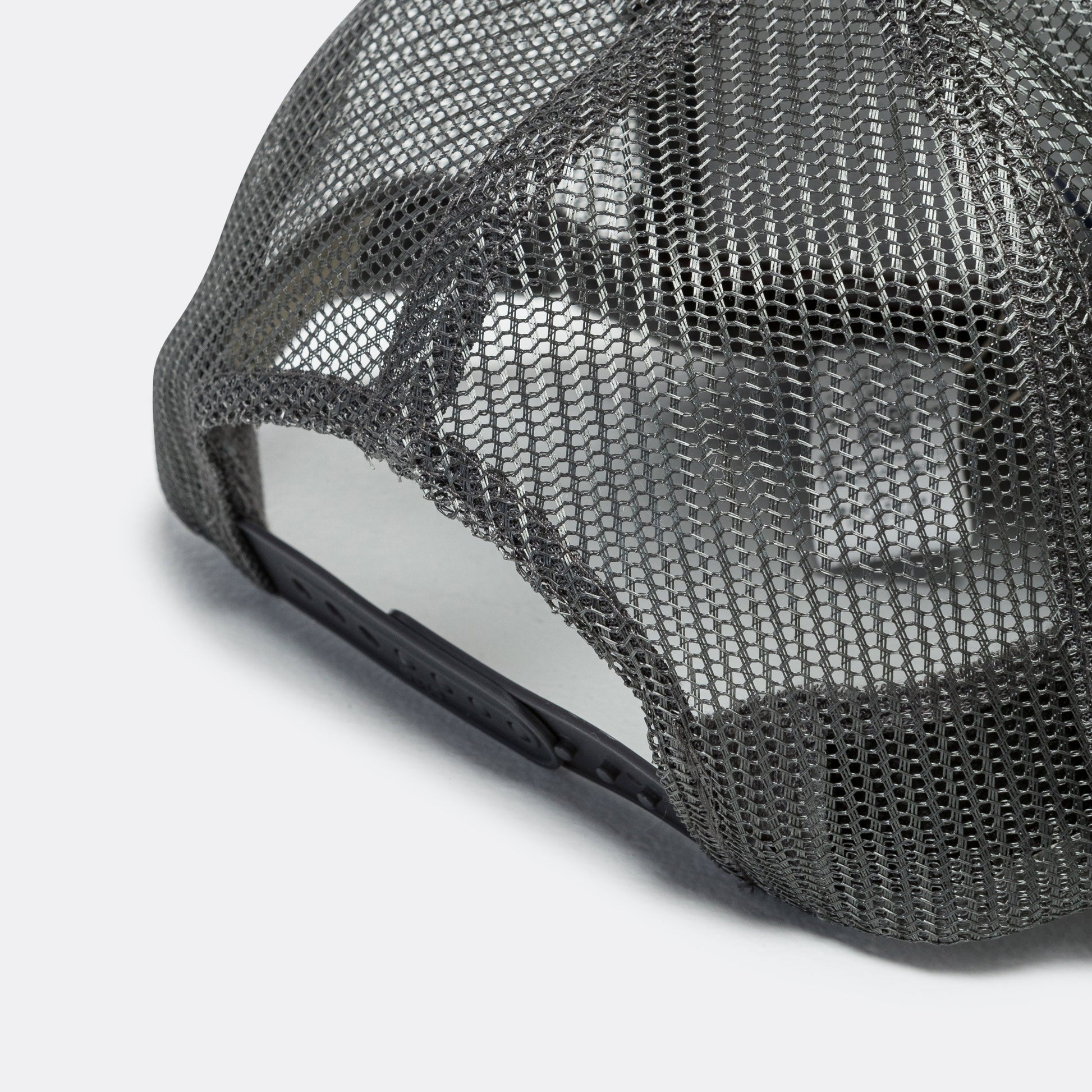 KOUNTRY DIRTY SHRINK Trucker CAP - Charcoal x Burgundy