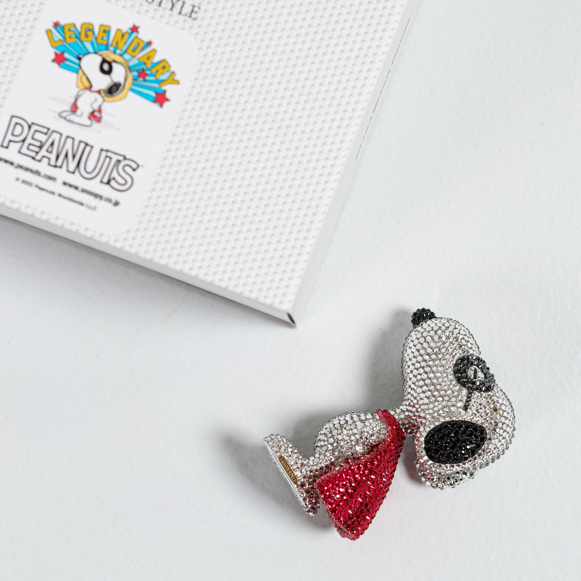 Peanuts Crystal Masked Marvel Snoopy