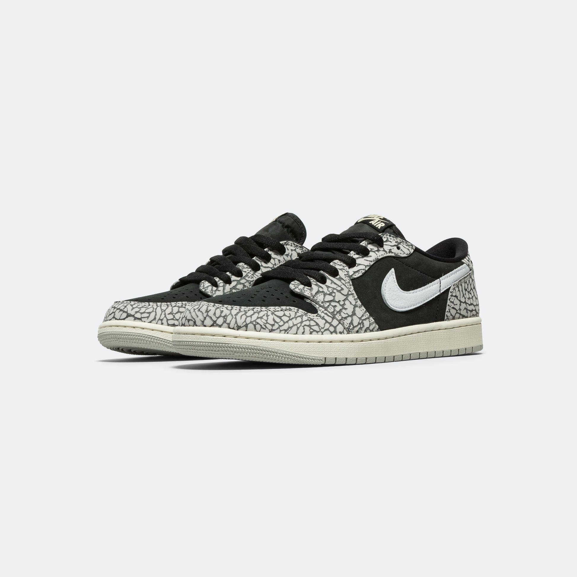 Womens Air Jordan 1 Retro Low OG - Black/Muslin-Tech Grey-White