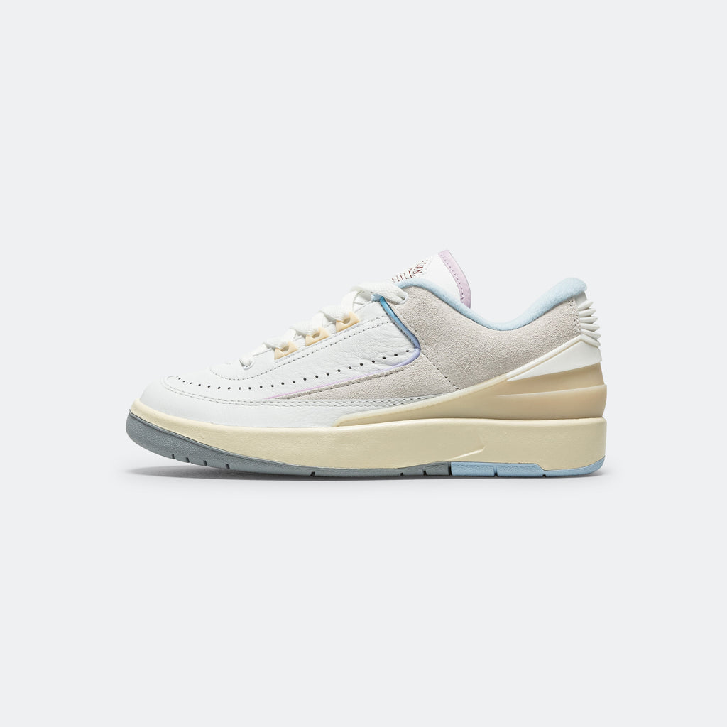 Womens Air Jordan 2 Retro Low - Summit White/Varsity Red-Ice Blue