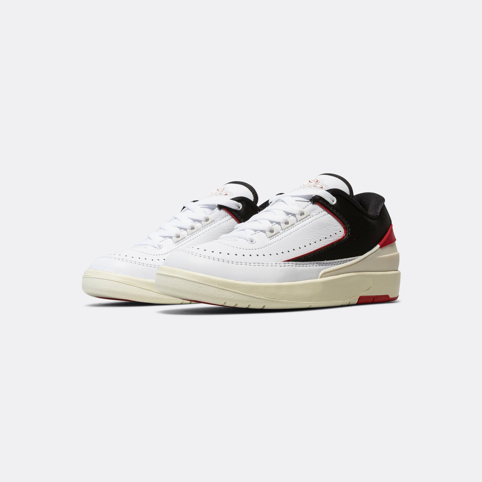 Womens Air Jordan 2 Retro Low - White/University Red-Black-Coconut Milk