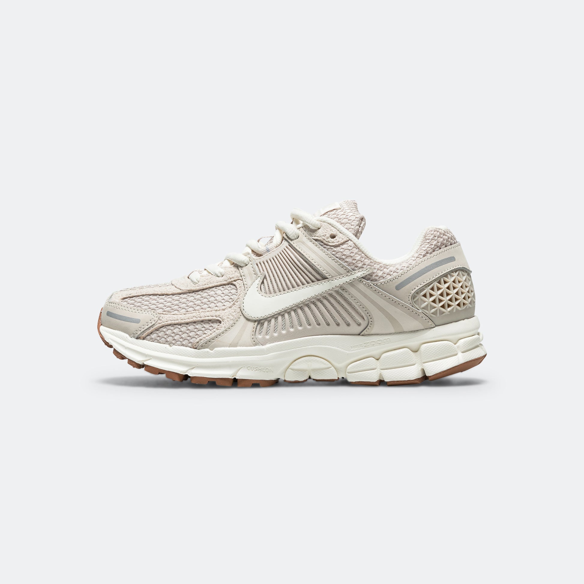 Womens Zoom Vomero 5 - Lt Orewood Brown/Sail-Metallic Silver