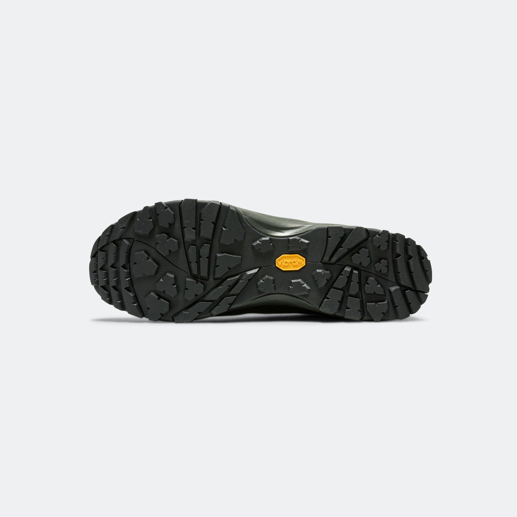 Laced Up Runner V2 - Black