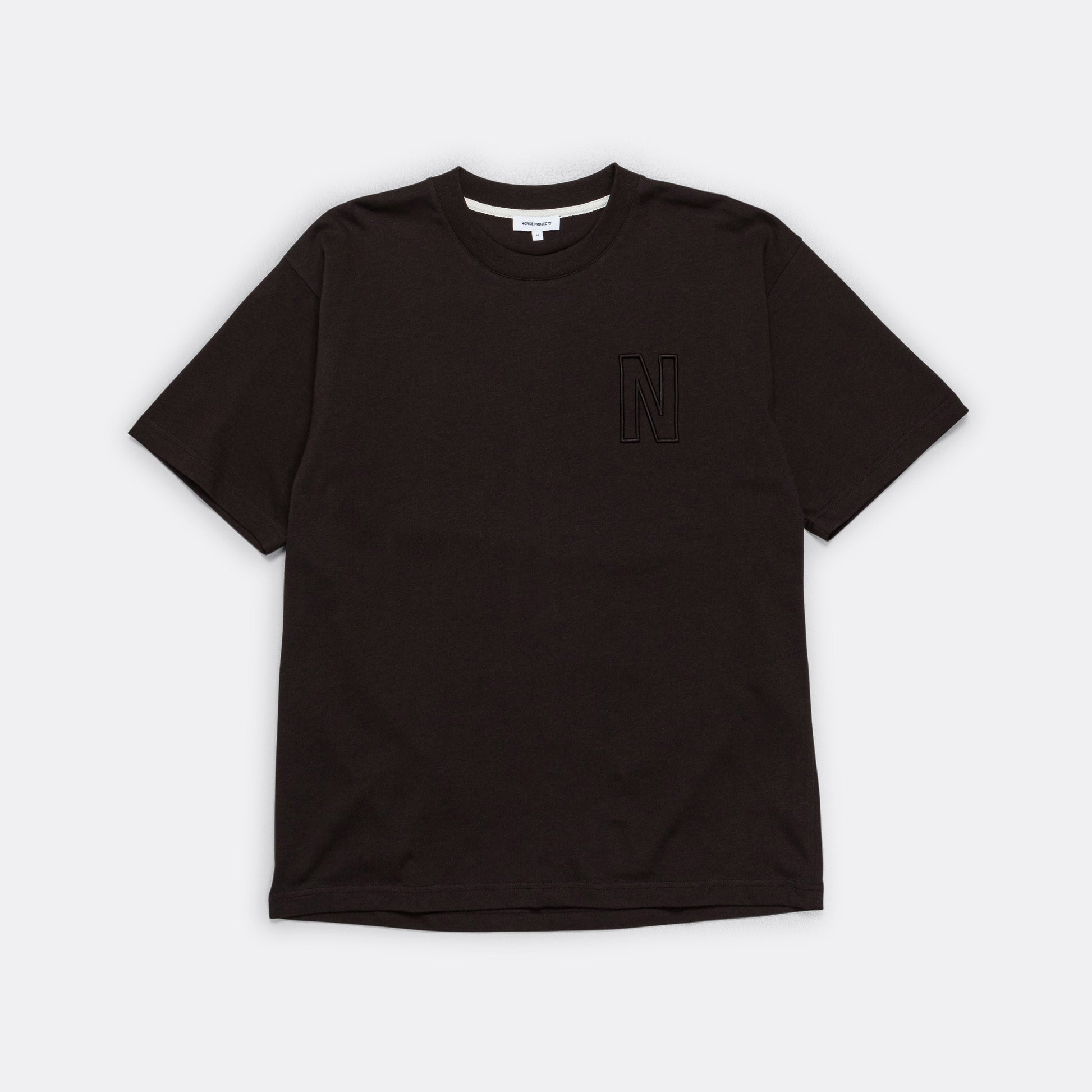 Simon Loose Organic Heavy Jersey N Logo T-Shirt - Espresso