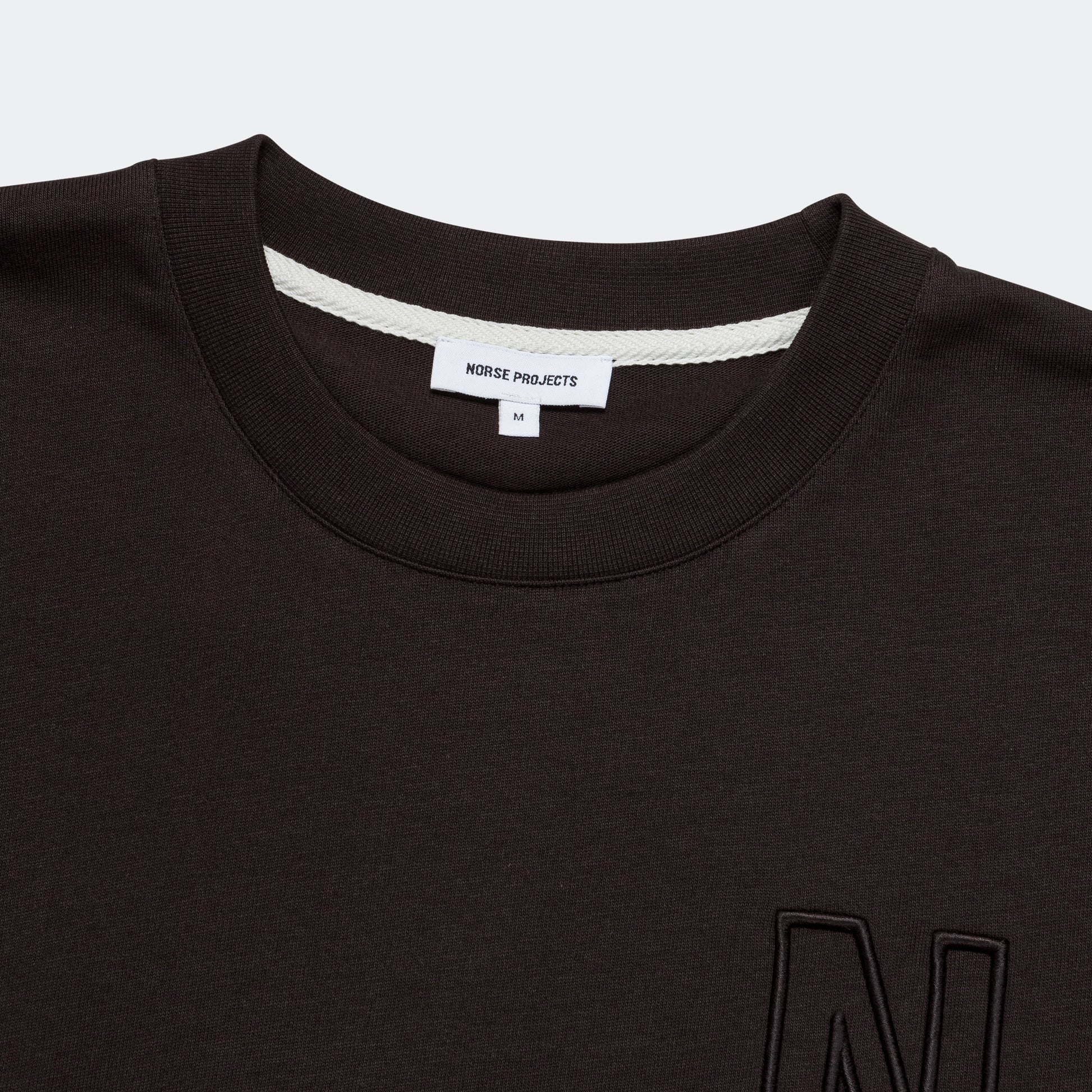Simon Loose Organic Heavy Jersey N Logo T-Shirt - Espresso
