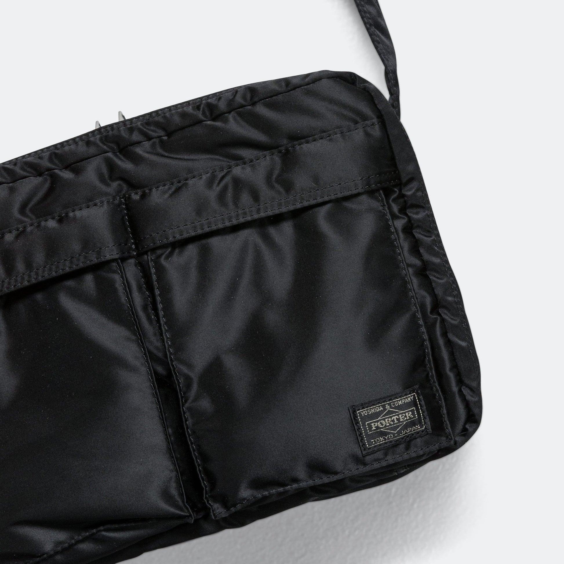 Tanker Shoulder Bag (L) - Black