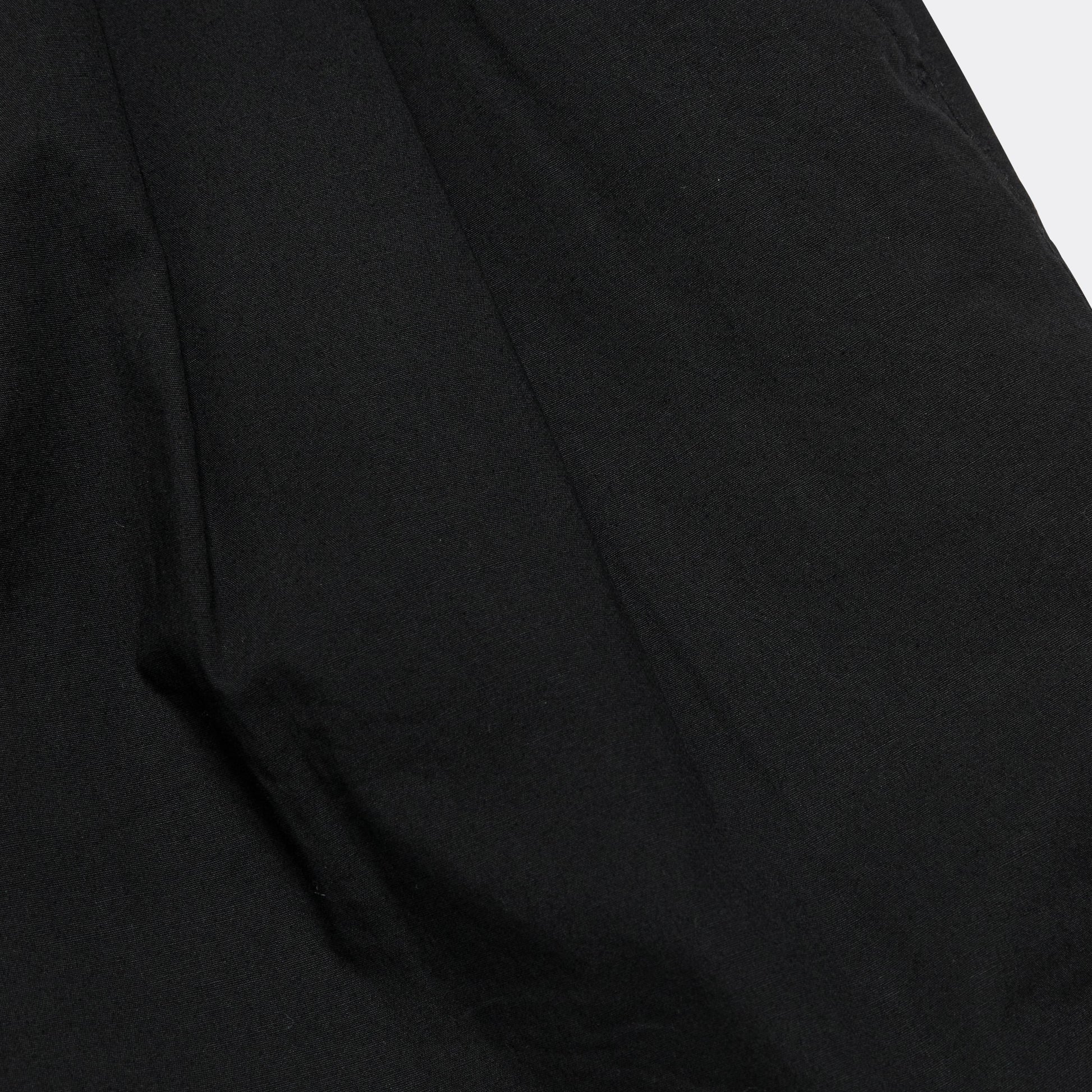 Pleated Wide Short - Black
